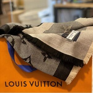 Louis Vuitton scarf